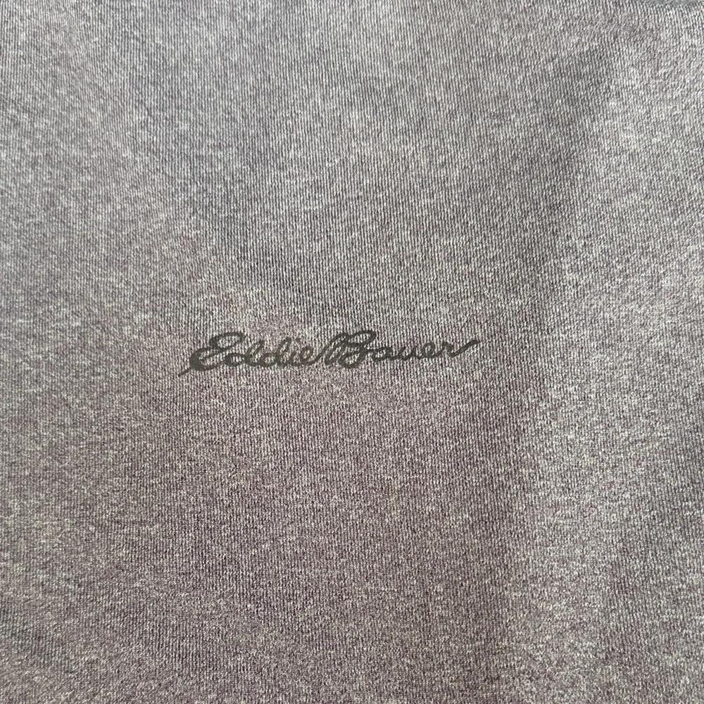 (139)Eddie Bauer Men’s Short-Sleeve Performance Tee - Plum with Charcoal Panels - Picture 5 of 5